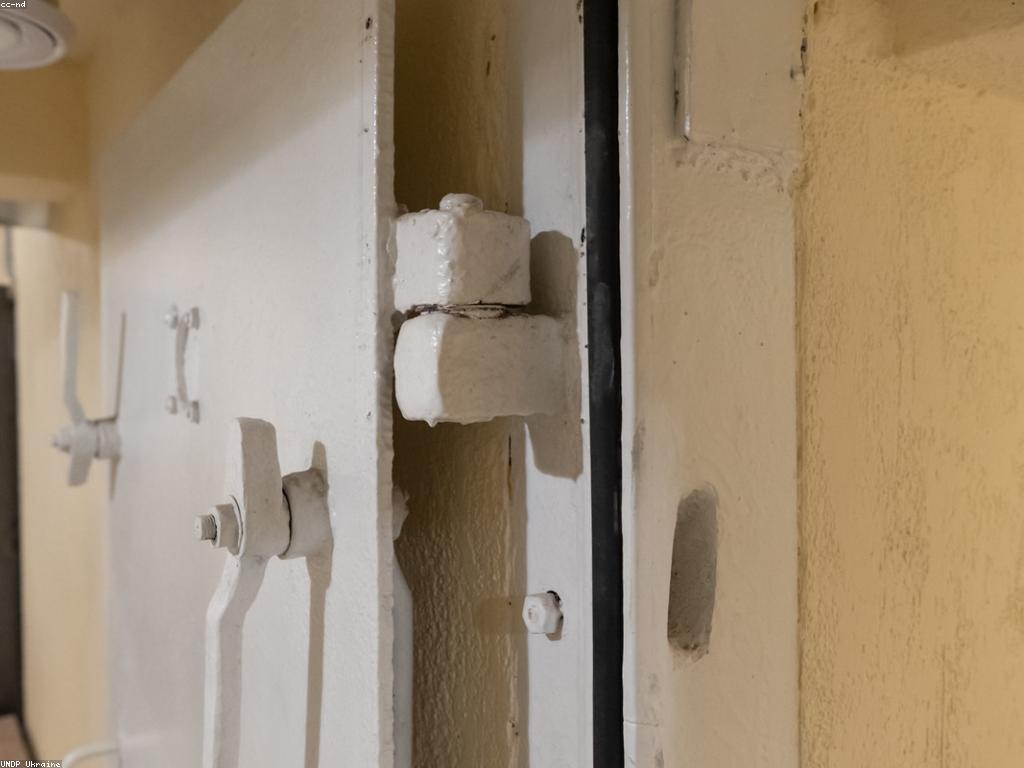 ការពារ និងសុវត្ថិភាព: ការបង្កើតសុវត្ថិភាពសម្រាប់អ្នកនិងគ្រួសារ